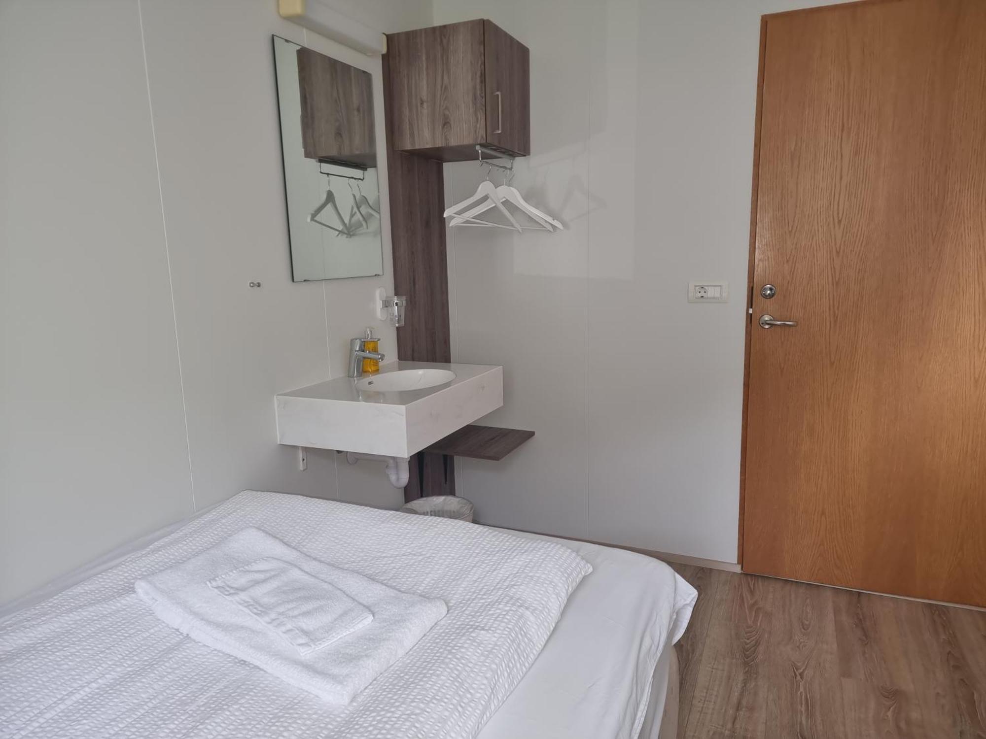 Litla-Hof Guesthouse ภายนอก รูปภาพ